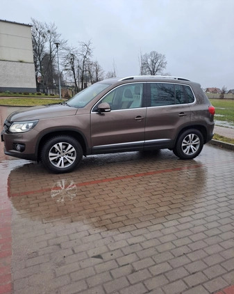 Volkswagen Tiguan cena 51660 przebieg: 282000, rok produkcji 2012 z Wieruszów małe 11